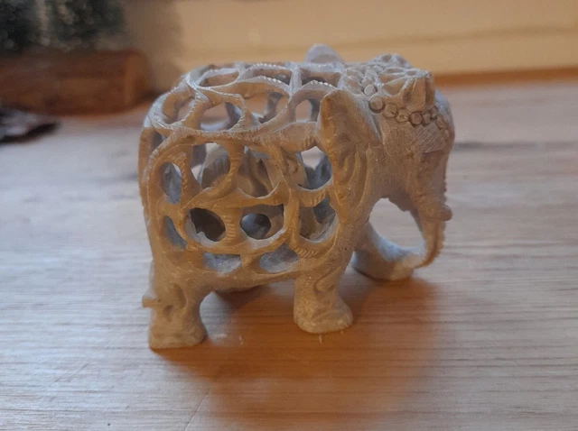 Marble Elephant //Éléphants en Marbre – Design Zola