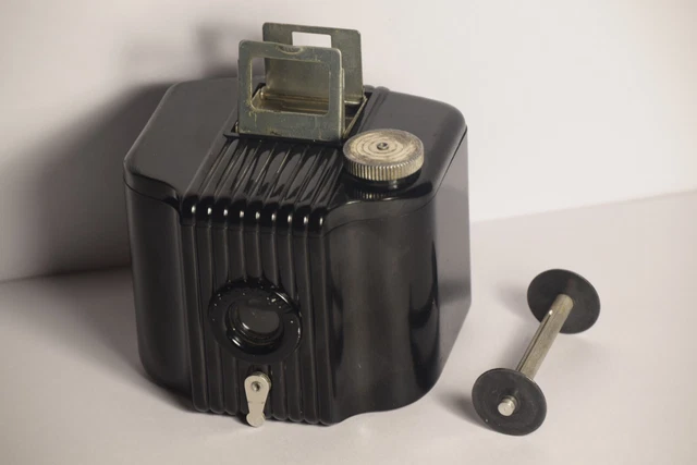 Cámara de caja Kodak Baby Brownie 127 - Funciona mecánicamente (tiene astillas de plástico)