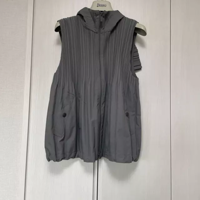 PLEATS PLEASE ISSEY MIYAKE Vest Gray (C53) £251.74 - PicClick UK
