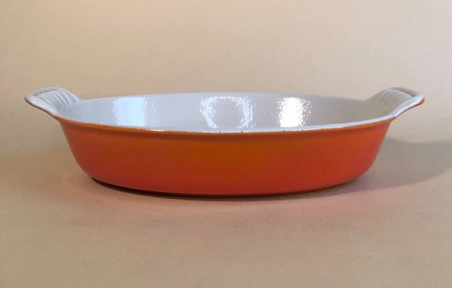 Cazuela ovalada con mango naranja volcánico Le Creuset Francia hierro fundido 20 cm