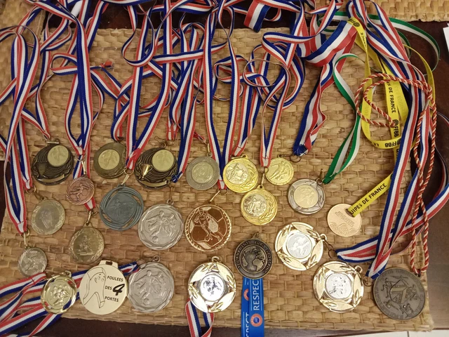 Médaille Métal Personnalisée Course à Pied - MayDay Finisher | Mac Trophées