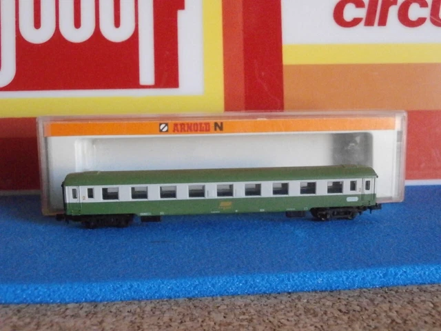 Voiture SNCF UIC Mixte 1ère/2ème Classe – Époque IV – Rivets – France Trains HO #104