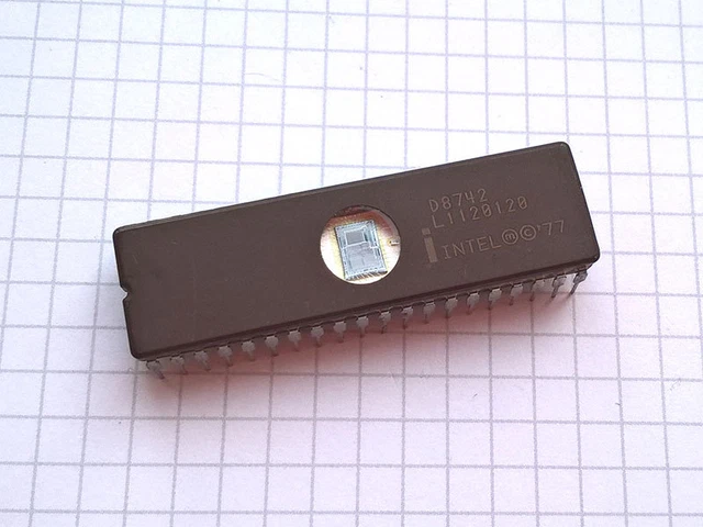 INTEL D8742 IC Ceramic DIP40 Peripheral 8-bit Slave MicroController MCU Used