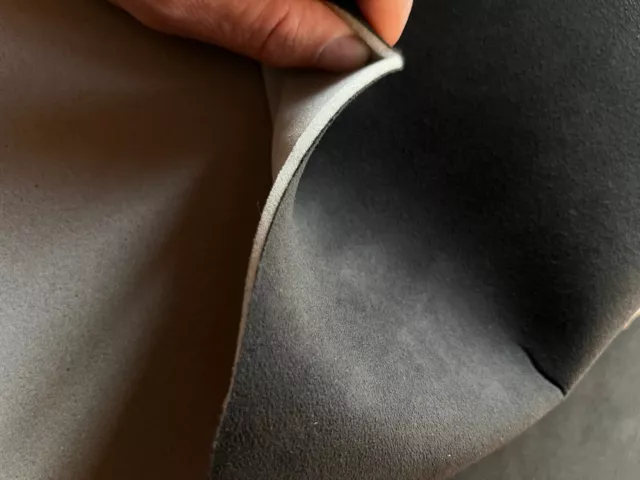 Alcantara 9040 schwarz mit 3mm schaum Kaschiert  lang 76 cm breite 149 cm 