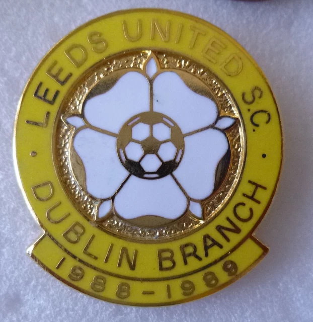 LEEDS UNITED FOOTBALL Enamel Pin Badge DUBLIN BRANCH Supporters Club yw