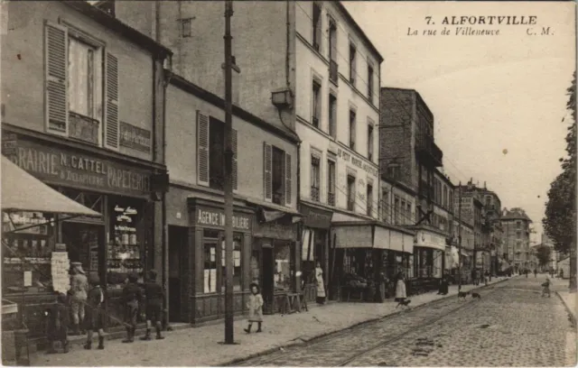 CPA ALFORTVILLE - La rue de Villeneuve (44839)
