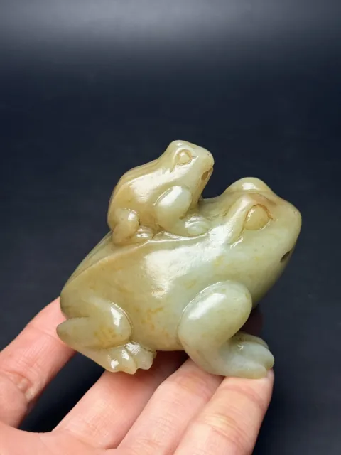 Chinese Exquisite Handmade Frog carving Hetian Jade Statue
