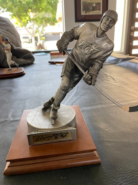 Rare Gartlan WAYNE GRETZKY Signed Pewter Figurine #409/500 Very Limited Edition Rare Gartlan WAYNE GRETZKY Signed Pewter Figurine #409/500 Very Limited Edition