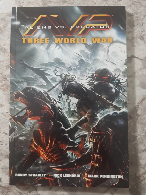 ALIENS VS PREDATOR Three World War TPB Graphic Novel NM Dark Horse
