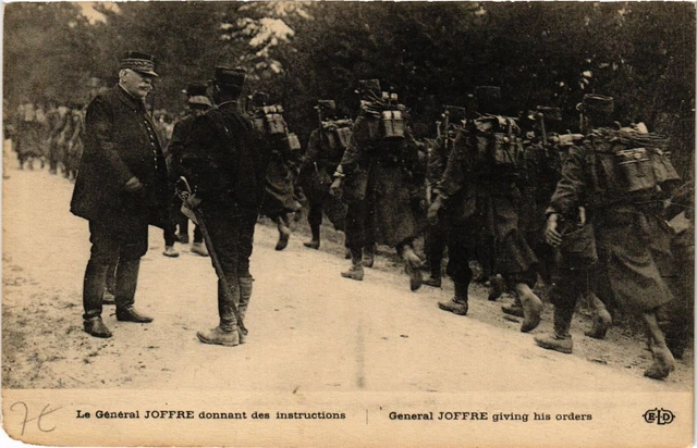 CPA AK Military - Le General Joffre Giving Instructions (698604)