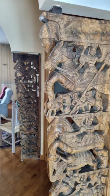 Coppia di pannelli indiani in legno intagliato