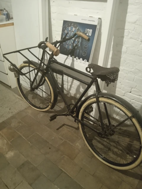 ancien vélo RETRO hollandais marque lion Retropedalage frein sur les