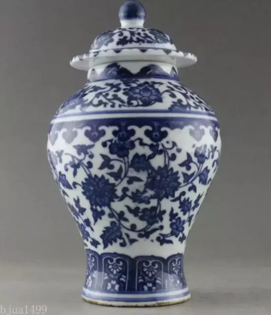 Fine China Hand Painted Flower Blue and White Porcelain Vase Jar