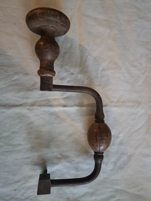 Ancienne Vrille acier et manche  en bois tourné