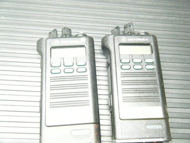 (2) Motorola Astro Saber Portable Radios Model H04Ucf9Pw7An 800 Mhz (2) Motorola Astro Saber Portable Radios Model H04Ucf9Pw7An 800 Mhz