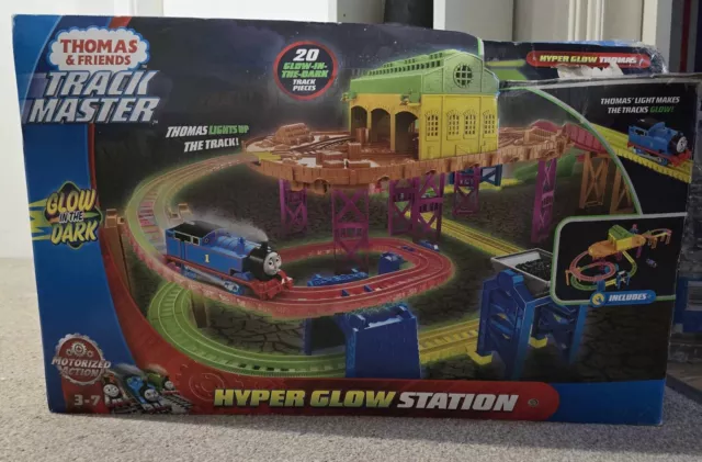 THOMAS AND FRIENDS Trackmaster Hyper Glow Station with Light Up