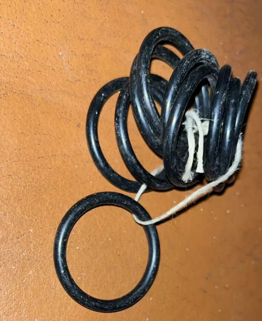 2 COURROIES  RONDE POUR PROJECTEUR FILM OU AUTRE DIAMETRE +/-  3,4 Cm extérieur