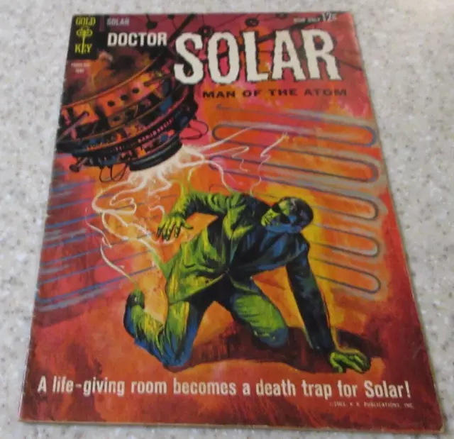 Doctor Solar Man of the Atom 4, (FN/VF 7.0)  1963 Gold Key! 33% off Guide!