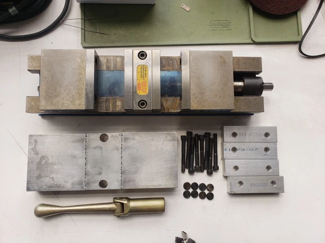 Kurt HDL4 Double Lock Vise with hard jaws, carriers, soft jaws and carvlock jaws Kurt HDL4 Double Lock Vise with hard jaws, carriers, soft jaws and carvlock jaws