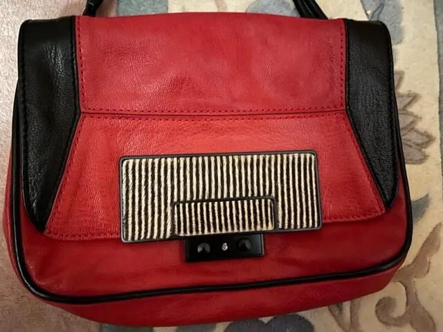 TREESJE Red Leather Medium Shoulder Bag