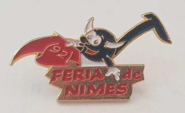 1 PIN'S / Nimes Feria '93 Arènes Et Taureau . (N'emaux) EUR 16,90 - FR