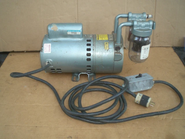 Gast 0822-V103-G271X Vacuum Pump