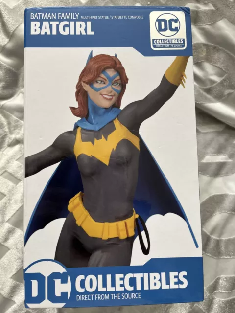 Batgirl Statue