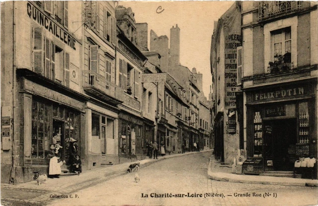 CPA AK La CHARITÉ-sur-LOIRE - Grande Rue (457384)
