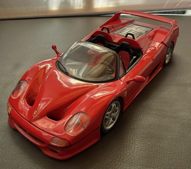 Modèle réduit FERRARI F50 1995 au 1:18 par MAISTO - Label Emmaüs