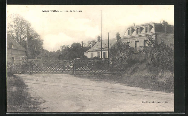 CPA Angerville, Rue de la Gare