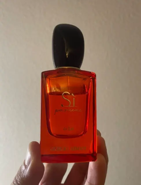 Giorgio Armani Si Passione Eclat Eau De Parfum 50 ml - 1.7 fl oz ~70% full