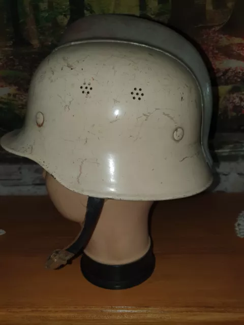 Alter Feuerwehrhelm Kamm