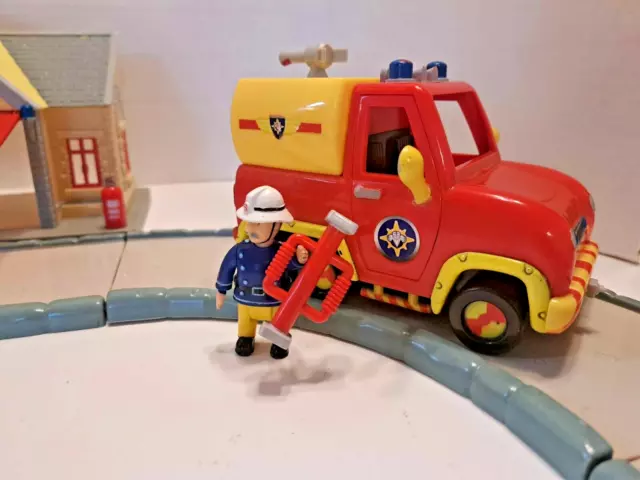 Fireman Sam Bundle, Vehicles, Track, Buildings & Figures 3