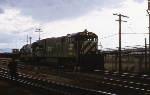 BN BURLINGTON NORTHERN Railroad Train Locomotive 5300 Original 1974 Photo Slide