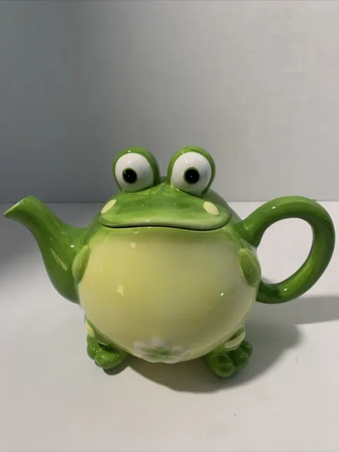 2005 BURTON & BURTON TOBY THE TOAD FROG CERAMIC TEAPOT HAND PAINTED Very Cute!!!