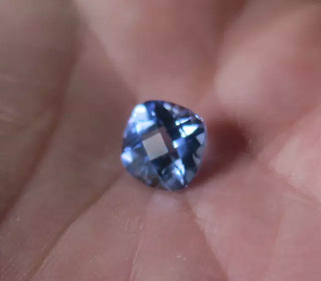 SAPHIR VERNEUIL BLEU CEYLAN CLAIR 10X10 mm et 5,24cts