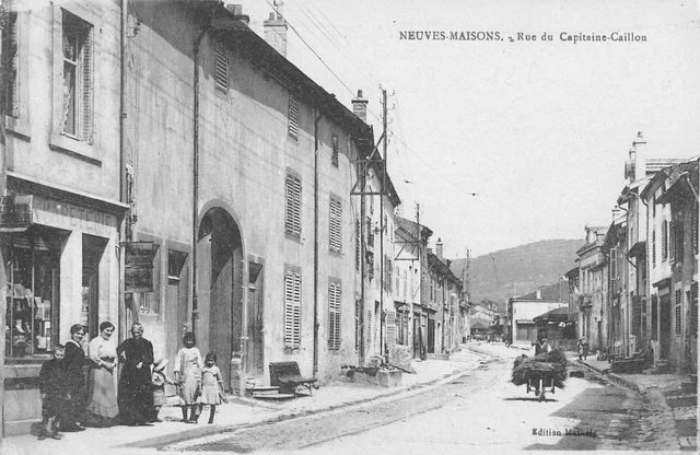 Cpa 54 Neuves Maisons Rue Du Capitaine Caillon