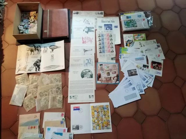 Collection de timbres de France + album vide 24p - Entiers enveloppes encarts ..