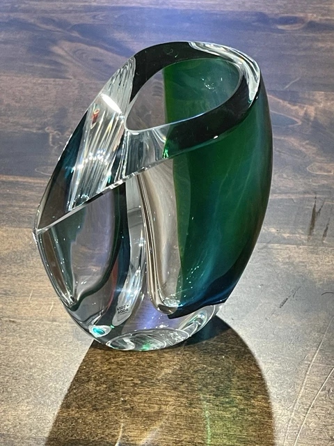 VTG KOSTA BODA Sweden Blue Heavy Art Glass Teardrop Bud Vase 9.5