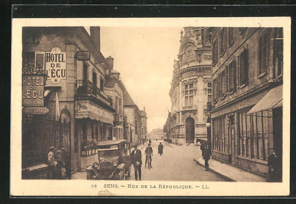 CPA Sens, Rue de la Republique