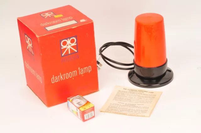 Colgante de luz de seguridad o montaje en superficie para lámpara roja de cuarto oscuro Paterson - nuevo enchufe y cable