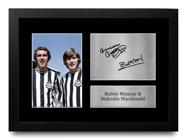 Bobby Moncur & Malcolm Macdonald A4 Newcastle United firmato per gli appassionati di calcio