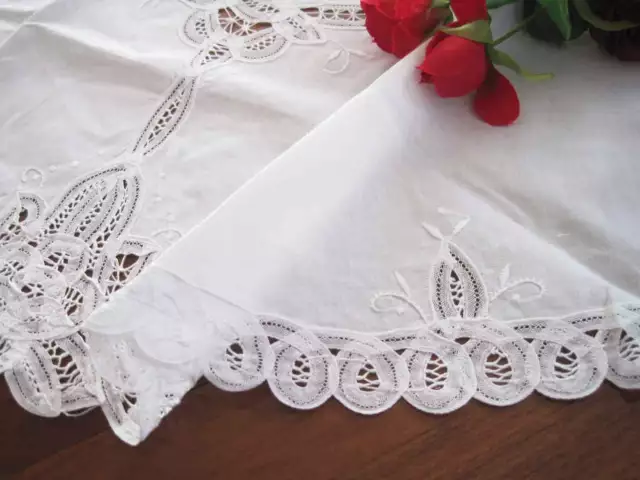 Elegant Hand Batten Lace Flower Embroidery White Round Cotton Table Cloth B