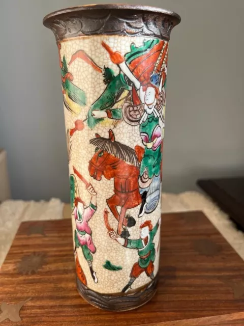 19th Century Chinese Craquel Battle Scene Vase Crackle Glaze（刀馬人）