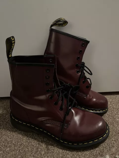 Dr martens averil cherry red hotsell