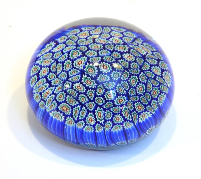 Magnifique Boule de Verre Sulfure Presse Papier Millefiori Murano Sur Fond Bleu
