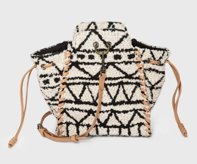 Universal Thread Purse Drawstring Crossbody Bag Cream Black Jacquard Print New