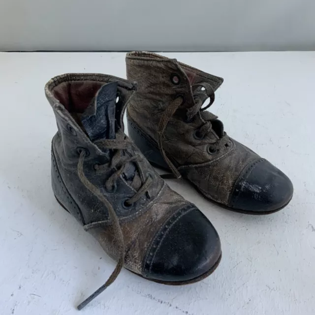 Antiche scarpe vittoriane in pelle bambini vittoriani favoloso patinazione e carattere