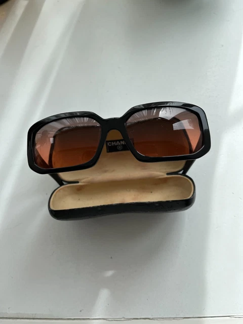CHANEL VINTAGE 5063-B Sunglasses with black frame Swarovski  display picture 2