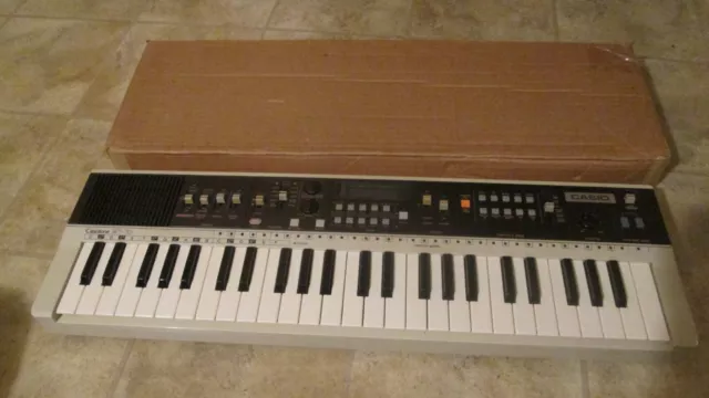 Vintage Casio Casiotone MT-70 Synthesizer  Electronic Keyboard